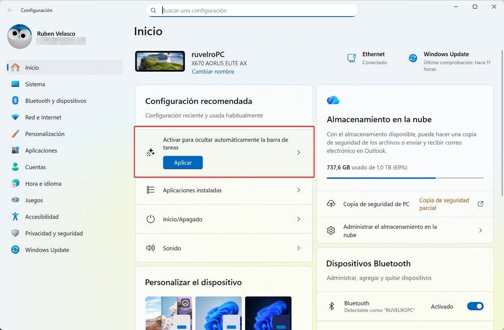 Pantalla de configuración recomendada de Windows 11 con opciones de personalización y dispositivos.