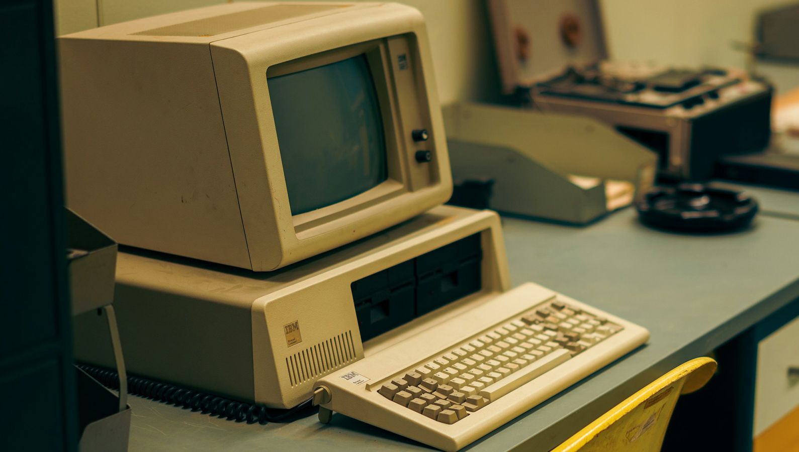 El código que fundó el imperio de Microsoft ahora es libre: DOS 1.0 llega a GitHub