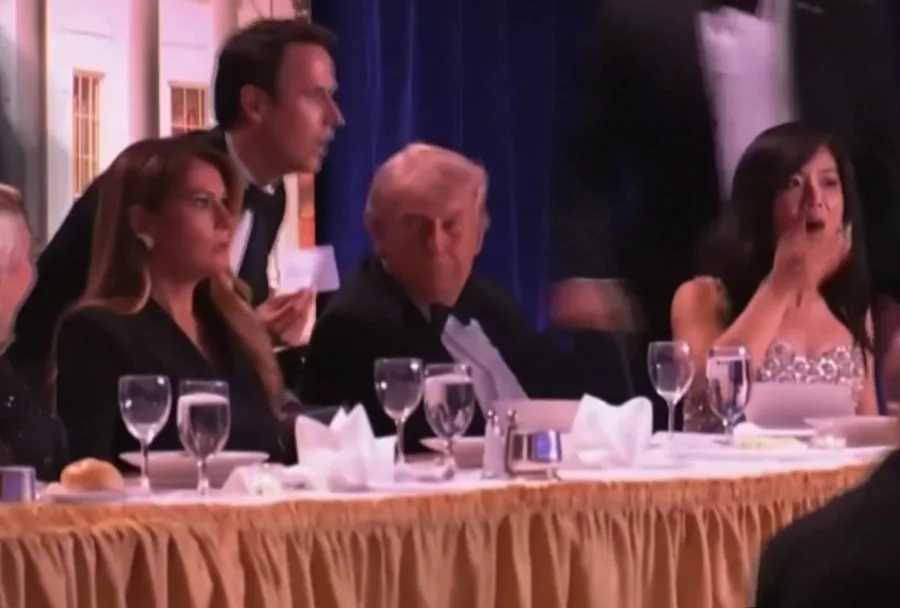 Disparos interrumpen cena en la Casa Blanca y desatan pánico entre asistentes.