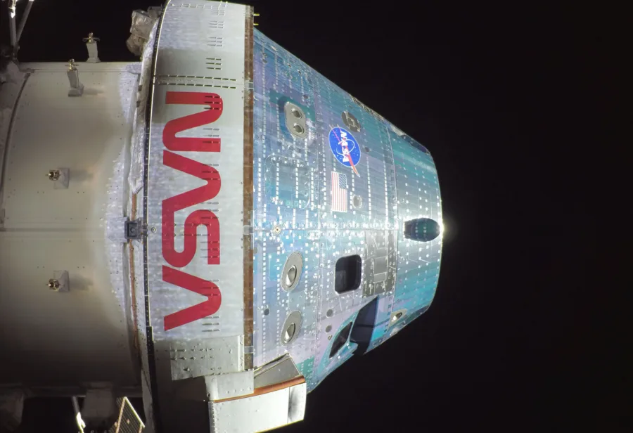 Artemis II marca el regreso humano a la órbita lunar tras medio siglo.