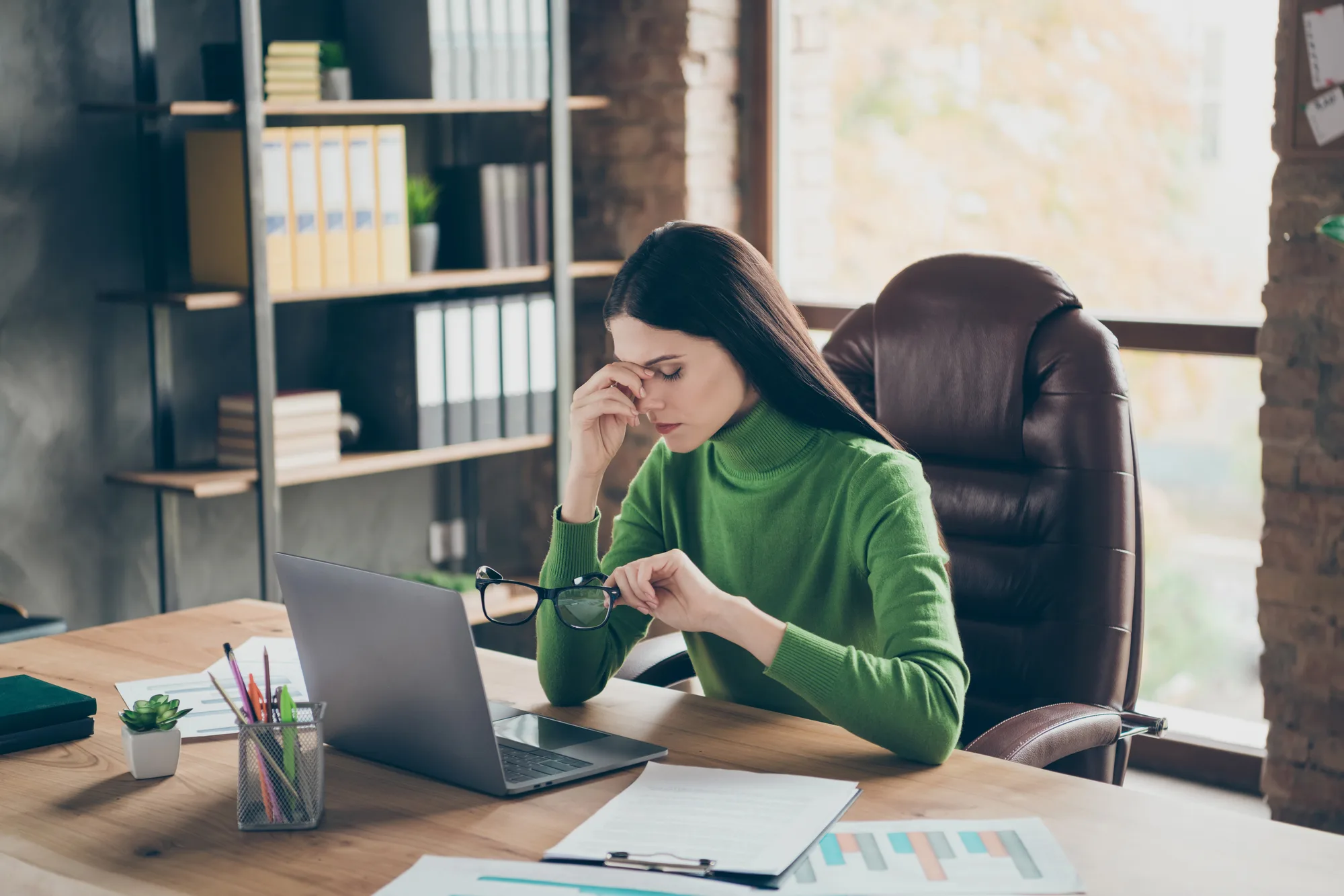 Liderar bajo estrés: el impacto del cortisol en mujeres profesionales