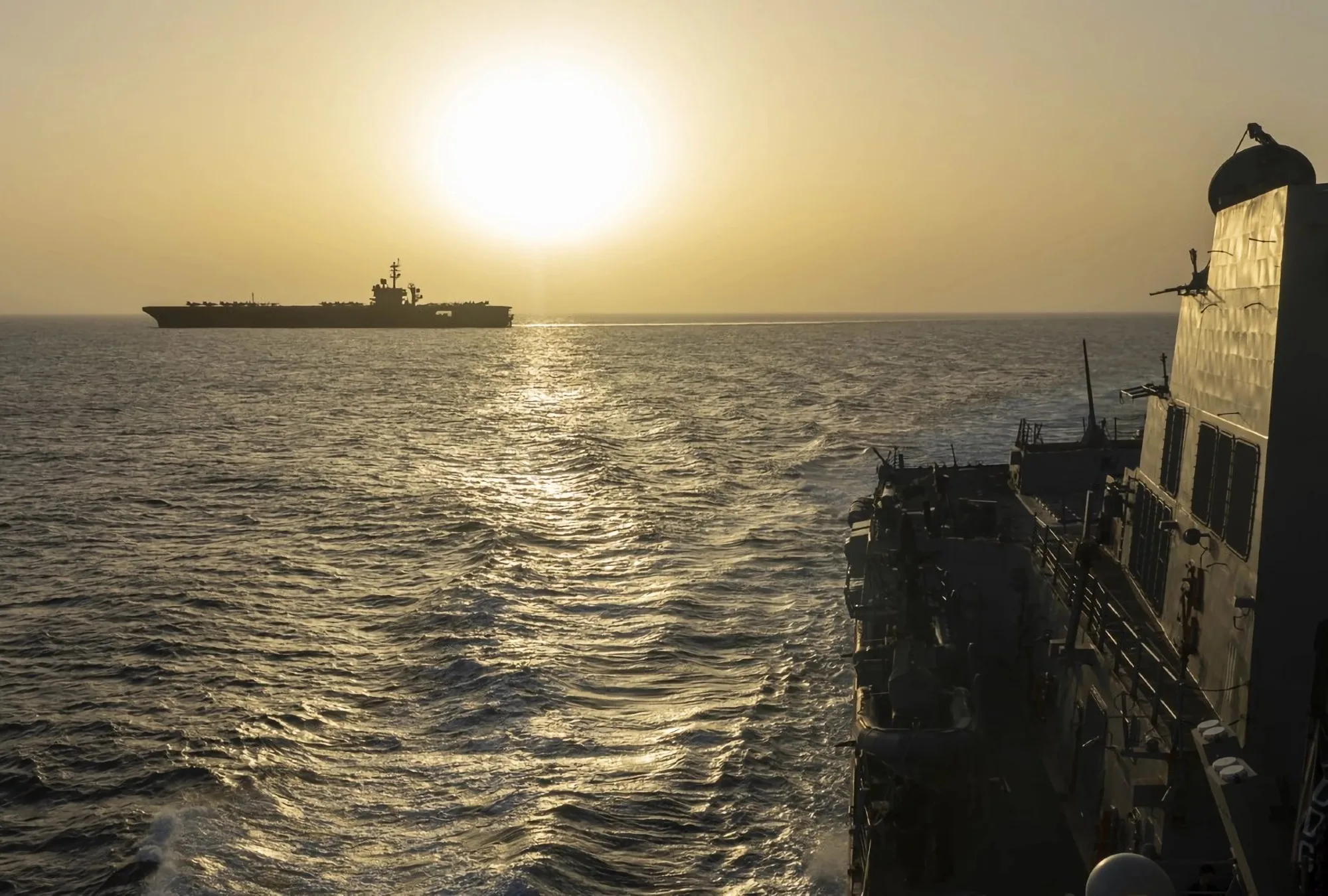 Irán vuelve a cerrar Ormuz y escala la tensión con EU