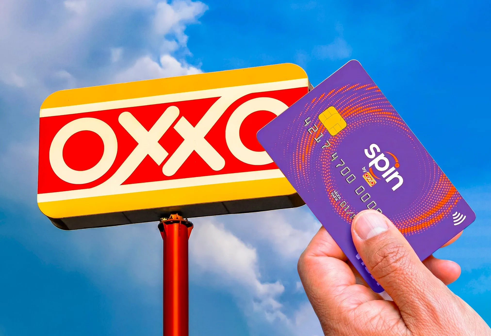 Femsa ‘echa para atrás’ su licencia bancaria: ¿Qué pasará con tus tarjetas Spin de OXXO?
