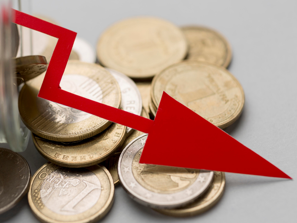 La inflación se come casi un 25% del ahorro parado en 10 años. La pregunta no es si meterlo en depósitos bancarios, sino en cuáles