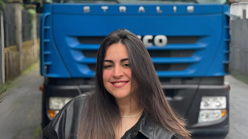 Andrea, 26 años, camionera: «Si me ponen para cargar mañana a las 9:00, tengo que calcular yo para arrancar desde casa»