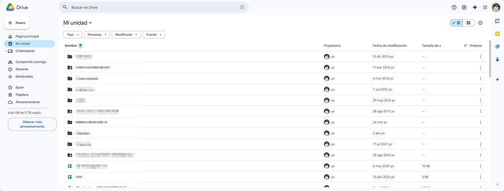 Interfaz de la sección Mi unidad de Google Drive con una lista de carpetas y archivos organizados por nombre, propietario y última modificación.