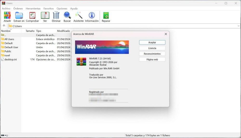 Ventana de información 'Acerca de WinRAR' mostrando la versión 7.21 del compresor de archivos sobre la interfaz del programa.