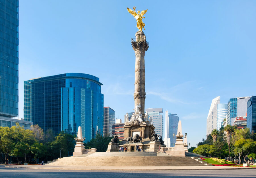 El Ángel de la Independencia es uno de los símbolos visibles del hundimiento acumulado de la ciudad | Imagen: Depositphotos.com