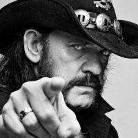 MOTÖRHEAD ya tiene un bar y tienda dedicados a Lemmy: así es el local abierto en Burslem, su ciudad natal