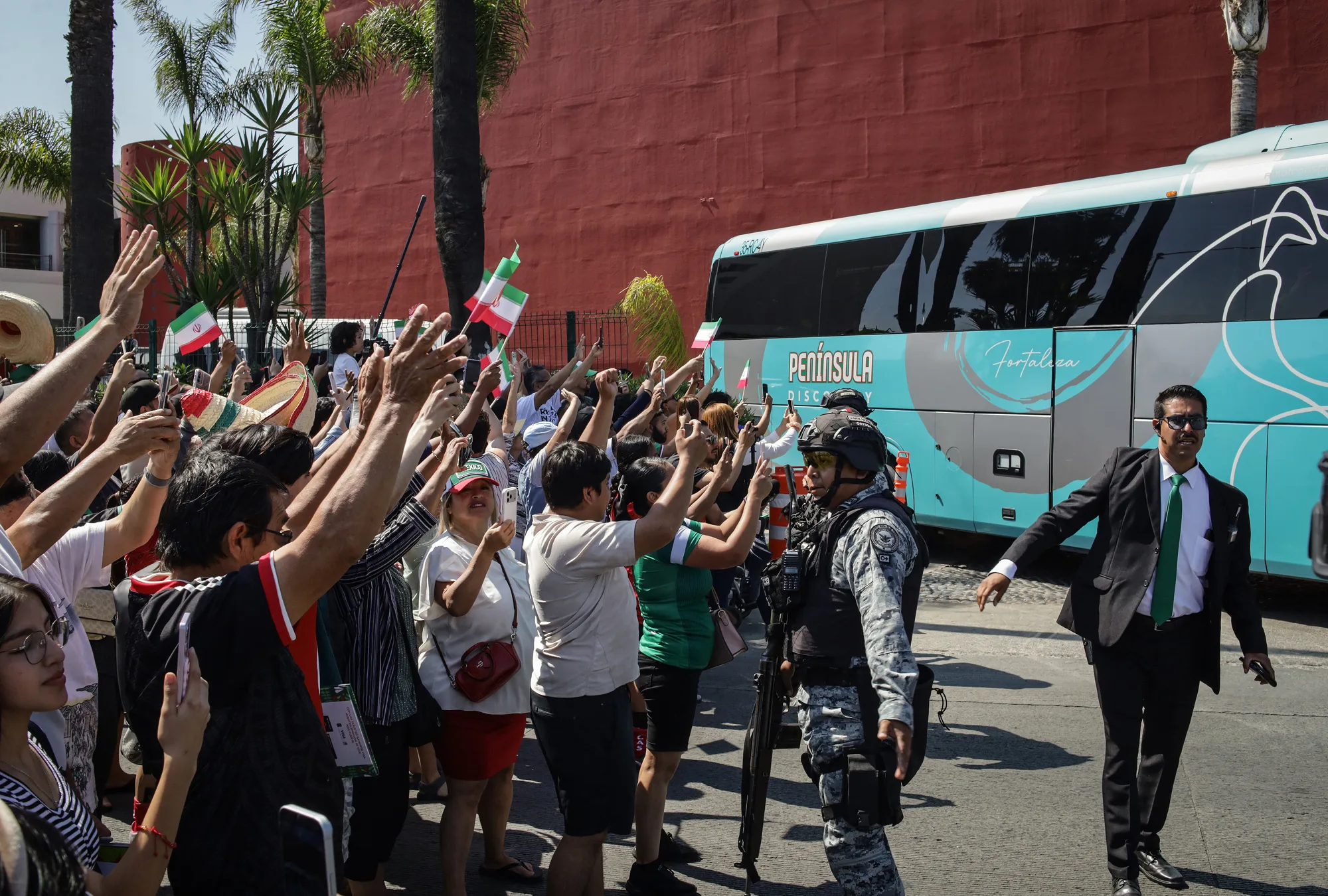 La selección de Irán parte hacia Estados Unidos arropada por su afición en Tijuana