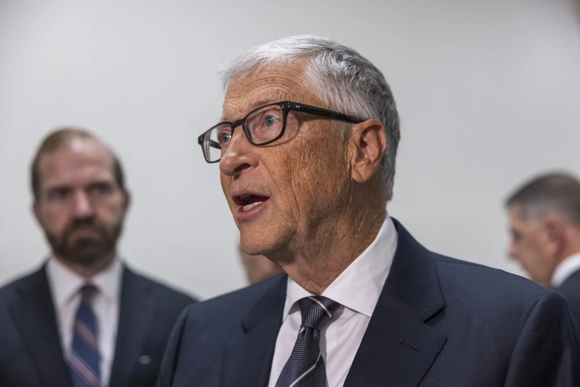 Bill Gates admite error por reunirse con Jeffrey Epstein: “Nunca debí haberme asociado con él”