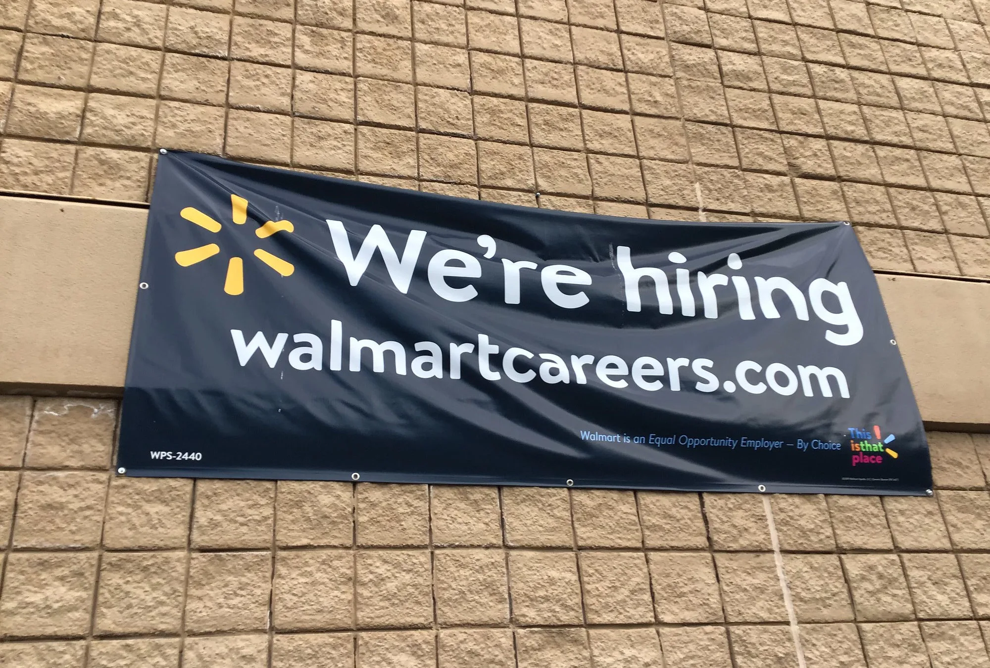 Empleo en Estados Unidos acelera en mayo y complica apuestas por recortes de tasas