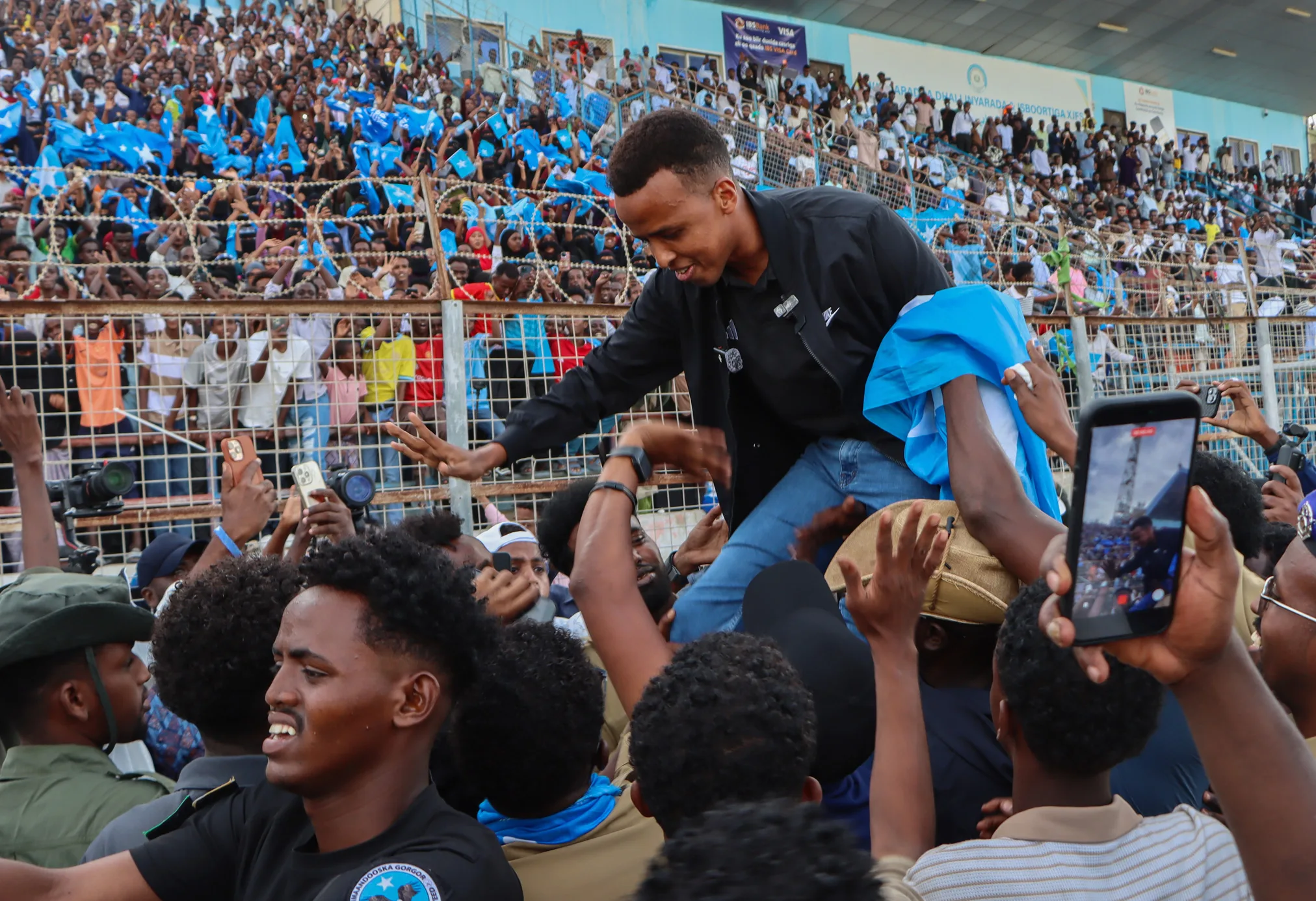 Árbitro vetado por EU regresa a Somalia y es recibido como un héroe; esta es su historia
