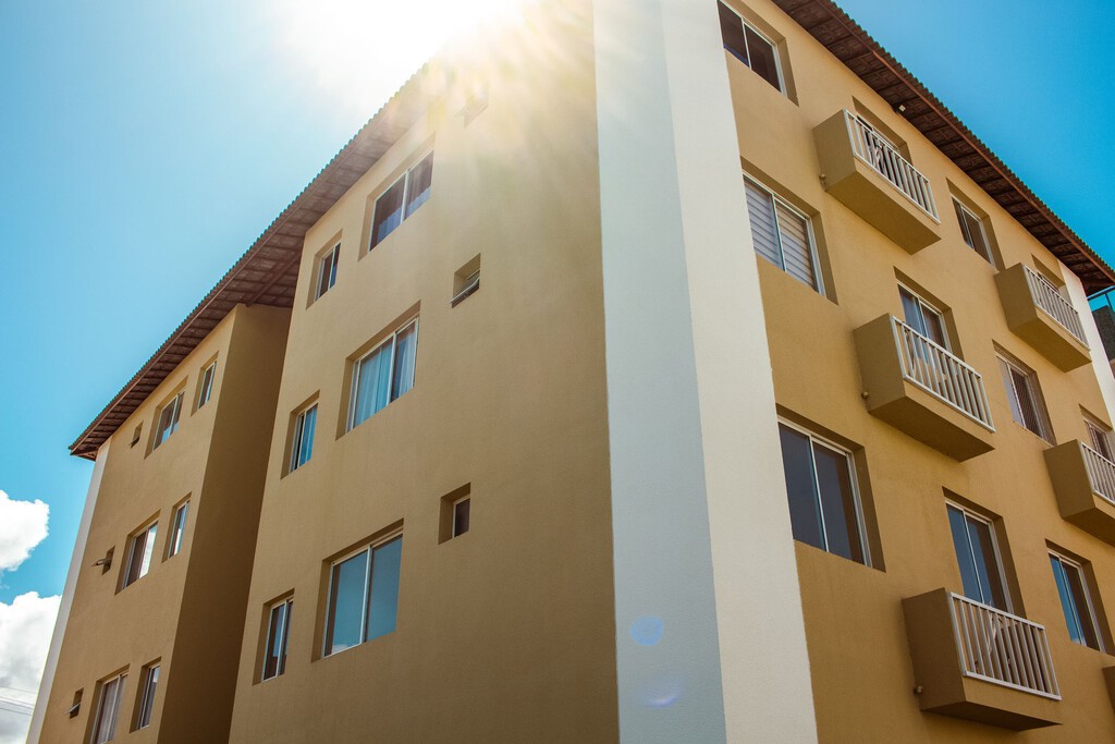 Un casero compra una vivienda ocupada por una familia con un contrato de alquiler de 2013 y logra recuperarla