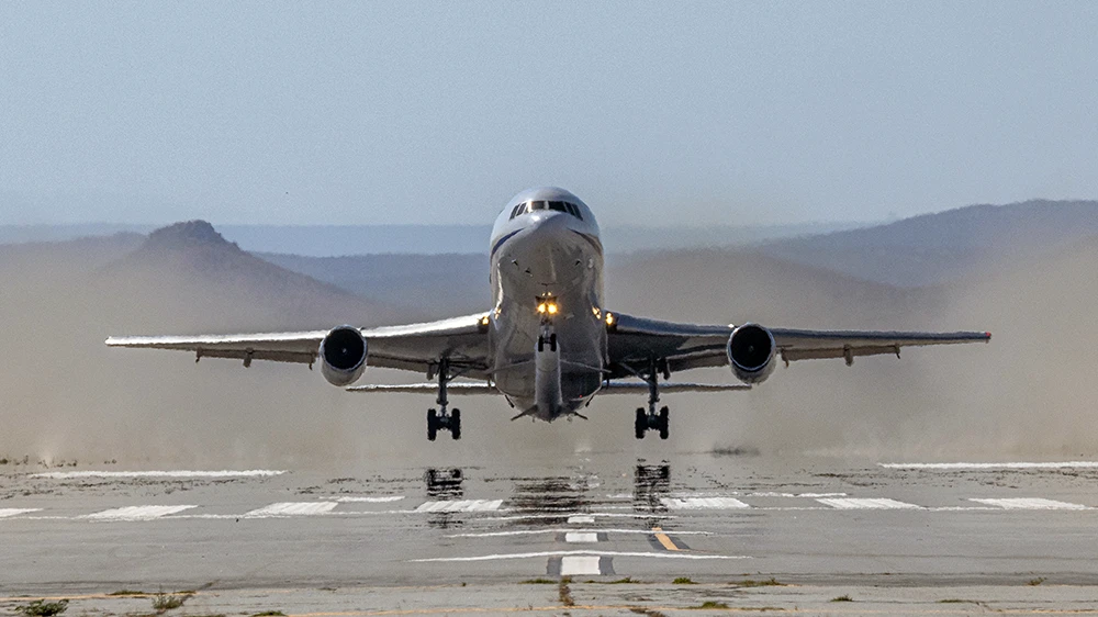 La NASA utiliza un cohete lanzado desde un avión para poner en órbita la misión de rescate del observatorio espacial Swift