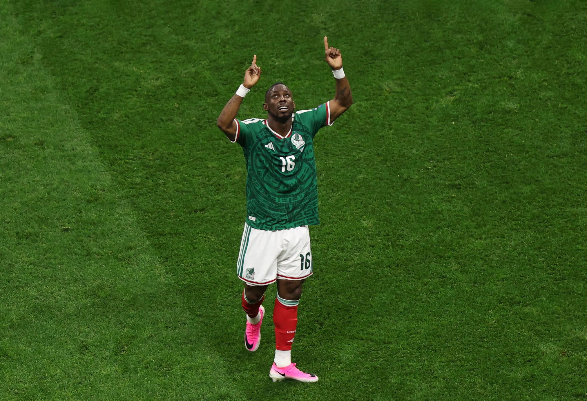 ¿Quién descubrió a Julián Quiñones? La historia del goleador de México en el Mundial 2026