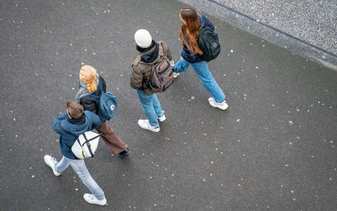 OpenAI lanza ChatGPT para Adolescentes: así se pone en marcha y estas son sus restricciones
